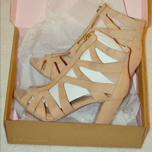 NIB Charlotte Russe Nude (Beige) Platform SZ 9